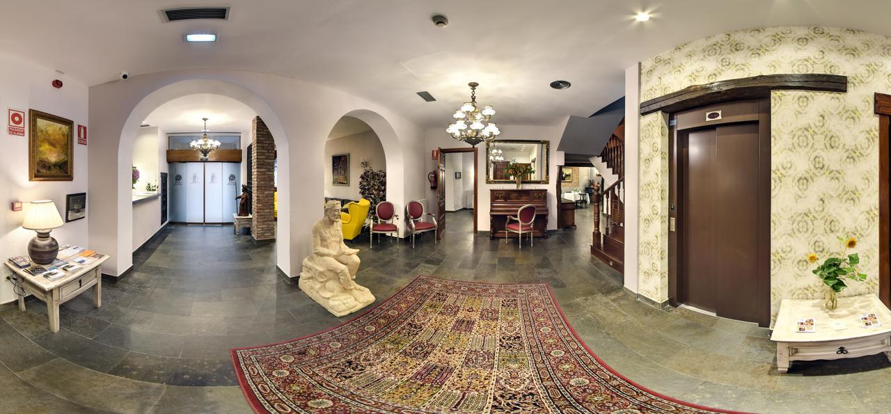 Hotel Alda Via León Buitenkant foto